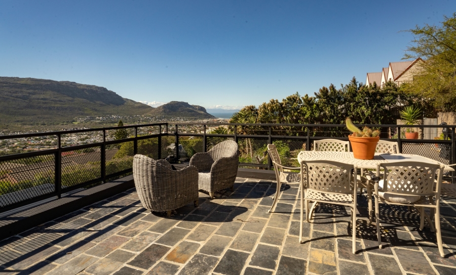 4 Bedroom Property for Sale in Fish Hoek Western Cape